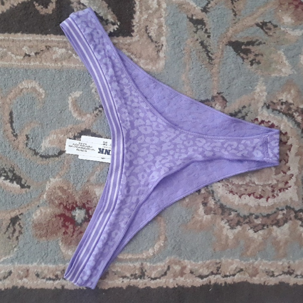 Pink VS thong - Picture 8 of 15